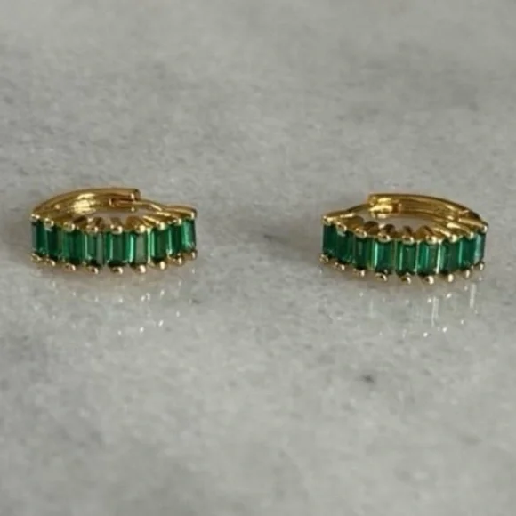 NEW STOCK Gold Thick Green Crystal Huggie Hoop Earrings - Picture 1 of 4